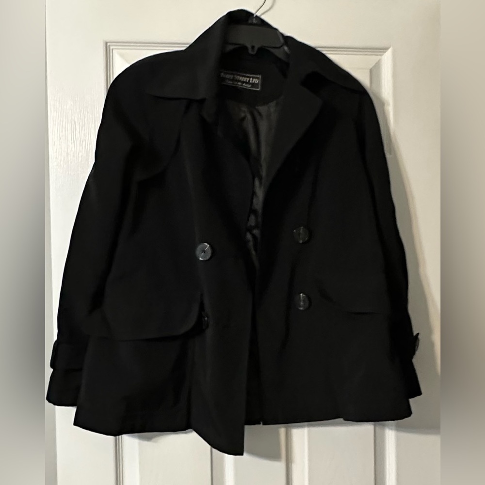 Fleet Street LTD ladies jacket is a size Small.